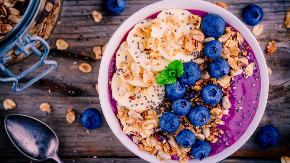 Acai berry brightens the complexion, reduces inflammation and protects with antioxidants.